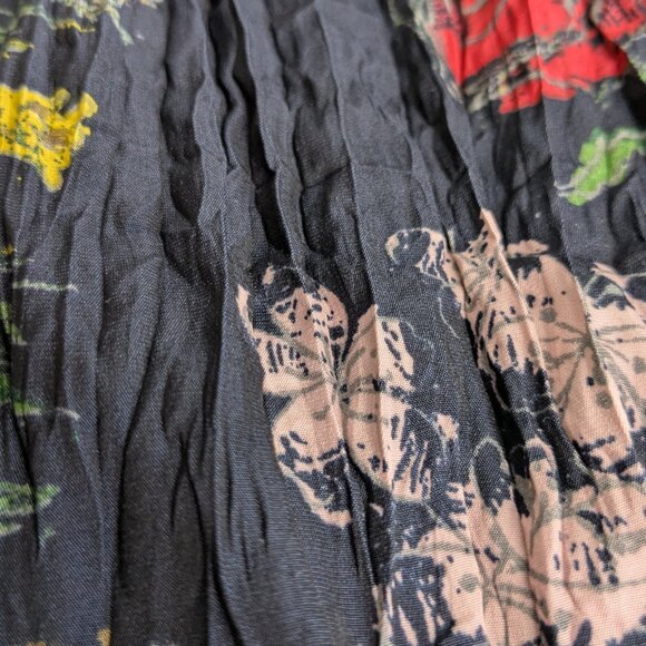 UNIQLO x INES DE LA FRESSANGE Navy Floral Crinkle Top - Picture 4 of 5